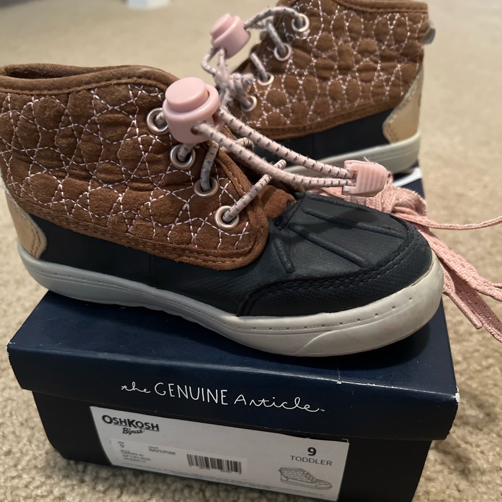Toddler girls Duck Boots.